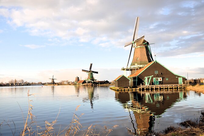 Private Guided Highlights of Holland Tour with Cheese Tasting - Edam’s old center and Henry Willig’s Gouda & Edam tasting