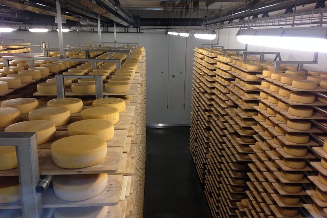 Private Guided Swiss Alps Day Trip from Zurich with Hotel Pick-Up - Chocolarium in Stein am Rhein-ish? No—Munz and Minor in a chocolate factory world