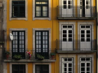 Private Porto Half-Day Tour - Wine Cellars & Cheese Tasting - Inside the port wine cellar: tasting with the story of aging