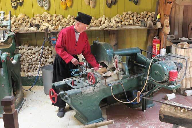 Private Tour of Simonehoeve Cheese Farm and Clog Factory - What you’ll do on the 1-hour private tour