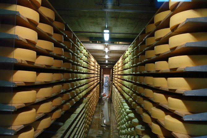 Private Tour to Gruyères, Chocolate & Cheese Factory from Geneva - Price and logistics: what $629.22 per person is really buying