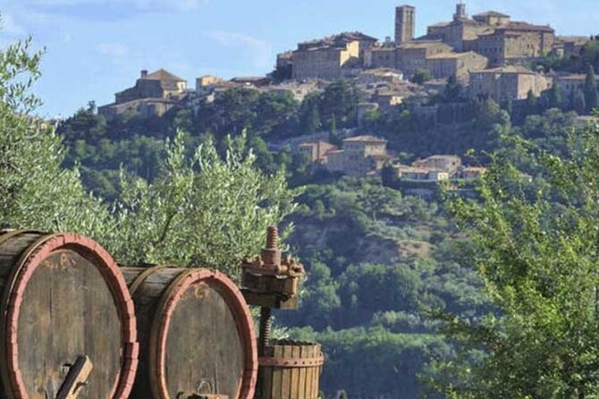 Private tour Wine and cheese a perfect combinations val 'Orcia - Pienza historic center: fast Pecorino shopping, plus Pope Paolo II context