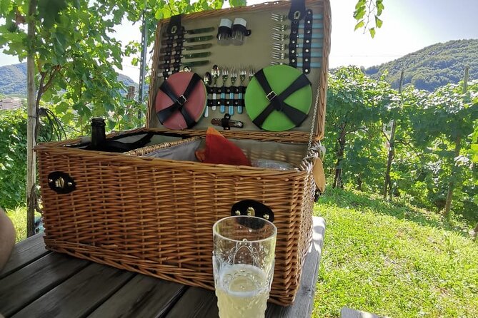 Prosecco Hills Wine and Cheese Gourmet Discovery - Price and value: what $165.61 buys you in the real world