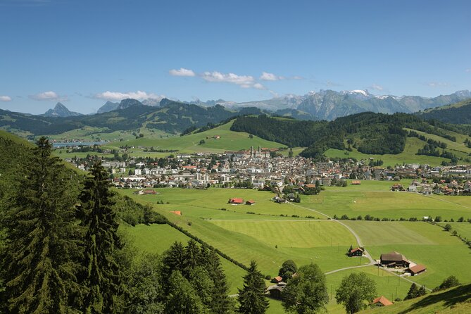Rapperswil, Cheese, and Lindt Home of Chocolate from Zurich - Lindt Home of Chocolate: Kilchberg’s fountain, audio tour, and unlimited tastings