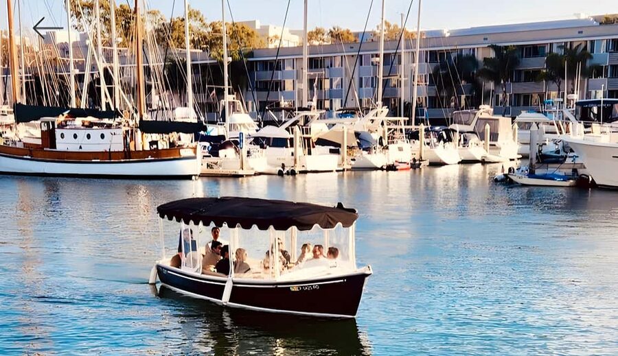 Romantic Boat Cruise with Wine & Cheese or Surprise Dinner - Getting there without stress: meeting point and comfort details