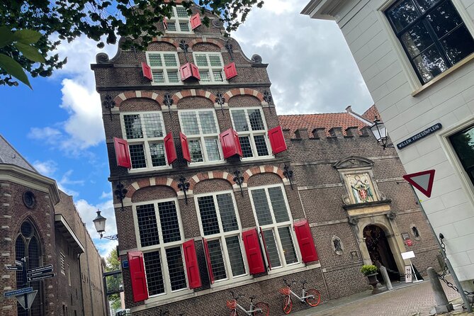 Self-Guided Walking Tour of Gouda: Canals, Colonies, and Cheese - Stadhuis van Gouda: Gothic Architecture With a Fire-Safety Twist