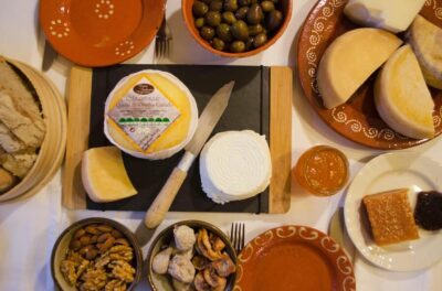 Serra da Estrela: Serra da Estrela cheese tasting - The real payoff: sheep and goat cheeses from Serra da Estrela and Beiras