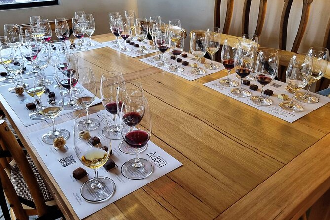 Small Group Hunter Valley Wine Tour w Lunch, Gin, Cheese & Choc - Lunch at the Right Time: One Course With Wine or Beer Included