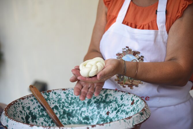 Sorrento Half-Day Farm Experience: Pizza, Cheese Making and Wine - Group size and what to watch for on the day