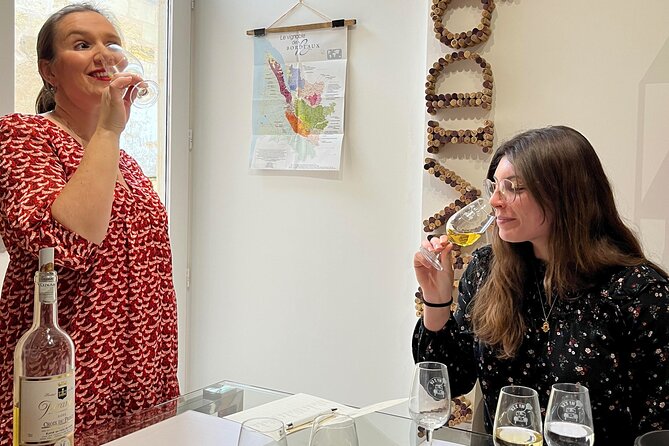 Tasting of 6 Bordeaux wines and pairing charcuterie & cheese - Mathilde and Cécilia: the teaching style that keeps it fun