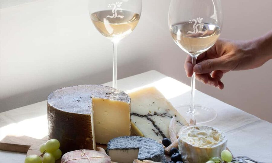 Torrevieja: Wine and Cheese Tasting at Torre del Moro - How the guide turns bites into Spanish culture