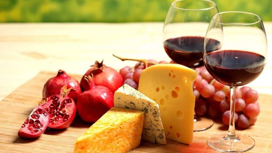 Torrevieja: Wine and Cheese Tasting at Torre del Moro - What you actually taste in 90 minutes (six cheeses, two wines)