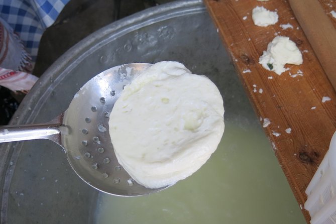 Troodos Mountains Halloumi Making: All Inclusive Workshop & Tour - Brunch and the food rhythm: why the meal feels like part of the show