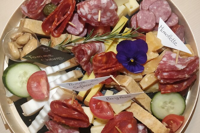 Visit and tasting of wines and cheese and charcuterie platter - The historic cellar with wooden tuns: why tradition still gets used