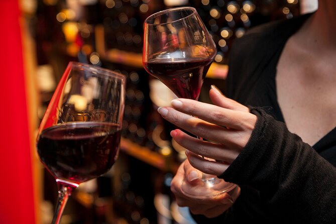 Wine and cheese tasting in Bastille - Pace and group size: why max 8 travelers feels right