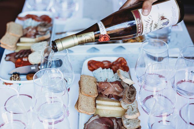 Wine and Cheese Tasting Lunch in Portuguese Wine Bar - Quick highlights you’ll feel right away
