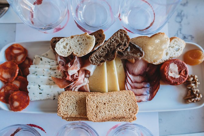 Wine and Cheese Tasting Lunch in Portuguese Wine Bar - The tasting flow: six Portuguese wines and what they’re trying to teach