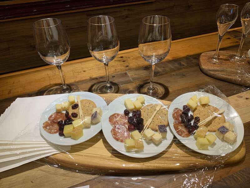 Wine & Cheese Afternoon Wine Tours in NOTL - How the 4.25-hour wine-and-cheese afternoon runs