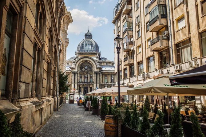 Wine tasting in Bucharest Old town - bonus cheese platter - Key things I’d zero in on