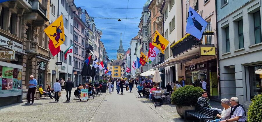 Zurich Open-top Tour and Chocolate and Cheese Countryside - The City Loop Stops: National Museum to Lake Zurich